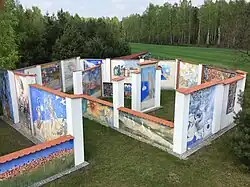 Fresco labyrinth