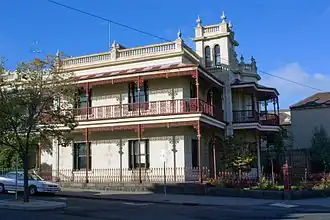 Wardlow, Parkville (1888). An Italianate mansion with canted verandah screens.[52]