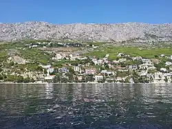 Čelina, Zavode