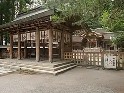 Prayer area (haisho) before the hei-haiden