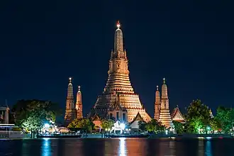 Frontal view of the prang at night (2017)