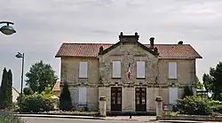 The town hall in Saint-Laurent-des-Combes