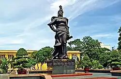 Statue of Female General Lê Chân