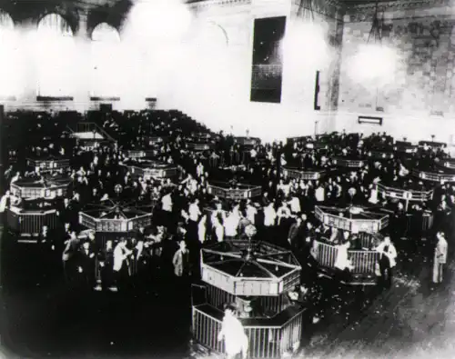 Image 4Stock Market Crash (from History of New York City (1898–1945))