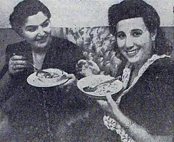 Zehra Bilir (left) with Müzeyyen Senar (1950)