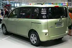 2006–2010 Sienta (Japan)