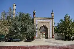 Altyn Mosque, Yakant
