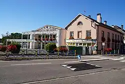 The town hall and school in Magnoncourt