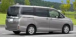 2017–2021 Voxy Hybrid X (facelift)
