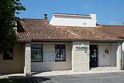 The town hall in Cram-Chaban