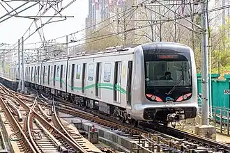 A line 4 train at Xihe station