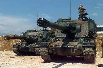 AMX AuF1 artillery system (40e régiment d'artillerie)