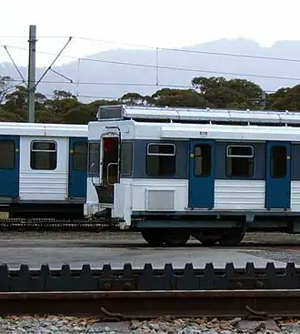Skitube railway cars and traction railway track