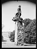 Abelmonumentet in front of the Royal Palace, Oslo