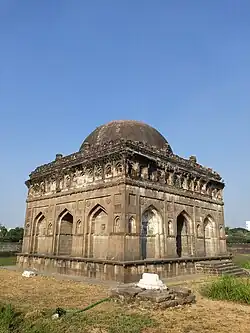 Ahmad Nizam Shah Tomb corner view