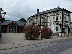 The town hall in Amfreville-la-Campagne