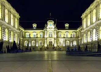 The Hôtel de Ville (city hall)
