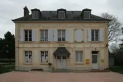 The town hall in Annebault