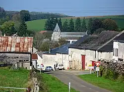 The D36 road from La Férée (to the south) passes through Aouste to Prez in the east.