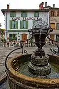 The fountain (monument historique).