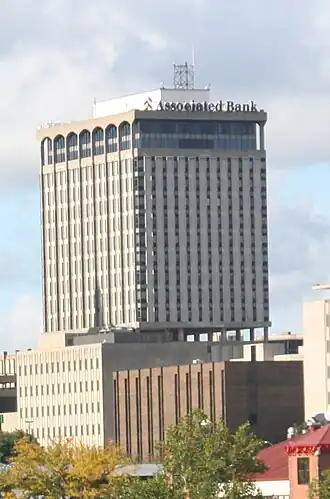 Associated_Bank_Plaza_Peoria_Skyline_Panoramic_(cropped)