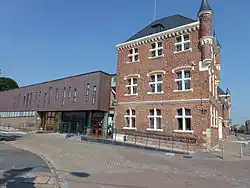 The town hall in Auby