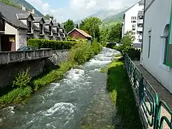 The Bastan river between Esquièze-Sère (left) and Luz-Saint-Sauveur