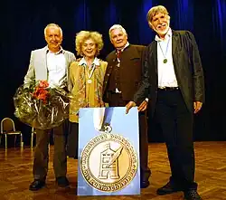 A image of the Bayerischer Poetentaler Prize 2013 being awarded