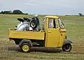 Ape P501 in profile (with a Vespa as the load)