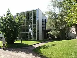 The library seen from the garden side, Gamenson Park.