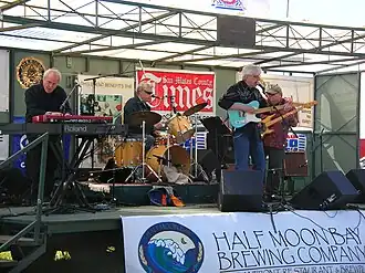 Austin de Lone (left) with Bill Kirchen in 2009.