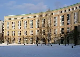Pa Soder Crescent, Stockholm (1992)
