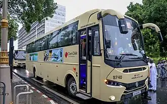 File:Bus Dakar Dem Dikk dans les rues de Dakar au Sénégal le 21 juillet 2021.jpg