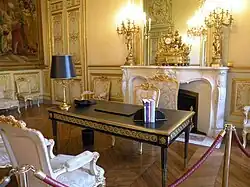 The desk of the president in the Cabinet du Départ