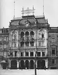 Cafe Bauer, Facade