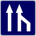 3 lanes merge to 2 lanes from the right