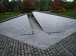 Canada Memorial in Green Park, London, near Buckingham Palace pays tribute to the Canadians who participated in the two World Wars.[3][4]