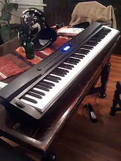 Privia PX-330