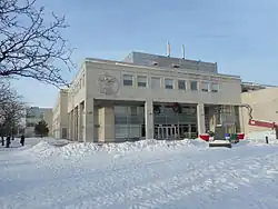 Leonardo da Vinci Centre, community centre located on Lacordaire Boulevard that serves the east end of Montreal and Saint-Léonard