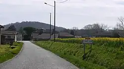 The road into Chélan