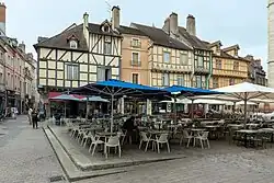 Place Saint-Vincent, a square in the historic center