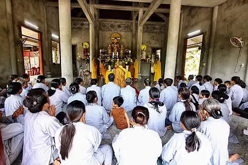 A ceremony in the main hall of Phổ Lại Pagoda