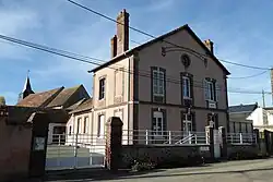 The town hall in Charonville