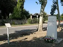 Monument to a dead soldier, the son of French politician Jean Jaurès