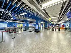Line 4 concourse