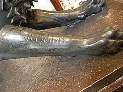 TINSCVIL inscription on foreleg