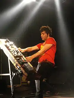 Ross performing with Wolfmother in Lisbon, May 2007.