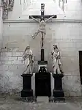 Group of statues.