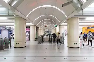 Line 6 concourse