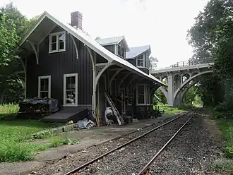 Cornwall Bridge station and Cornwall Bridge in 2022